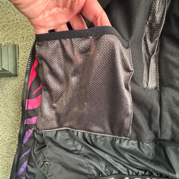 [New] 686 (M) Mannual Vamp Insulated Black/Pink/Purple Flame Snowboard Jacket - Picture 15 of 16